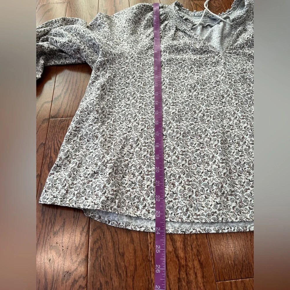 2/$20 - XL - Floral Print Old Navy Peasant Blouse with puffy sleeves- Beige - Picture 10 of 11